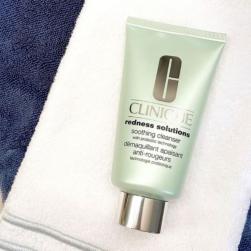 Soothing cleanser. Clinique redness solutions Soothing Cleanser texture. Post Shave Soother Clinique.